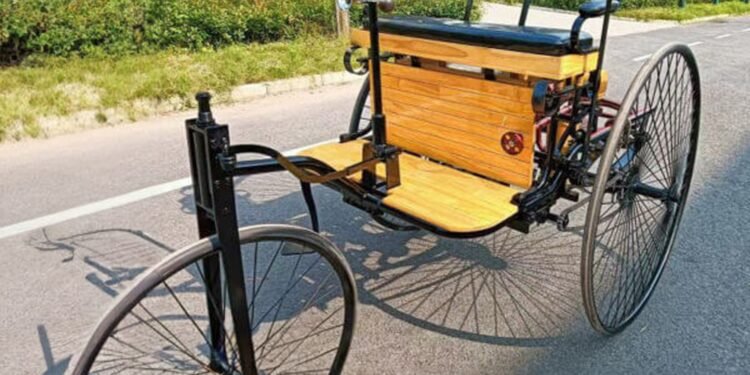 Sejarah penciptaan kereta pertama dunia